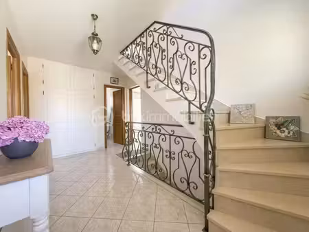 maison familiale avec dépendance 60 m2 et sous-sol total - secteur recherché
