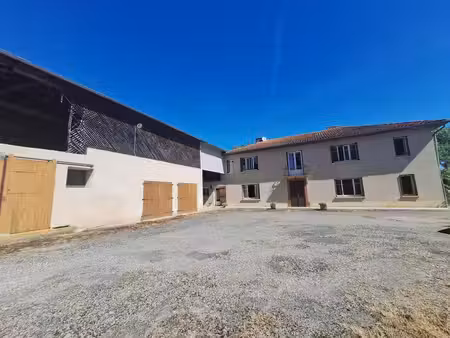 propriété rurale exceptionnelle à vendre en exclusivité dans les hautes-pyrénées: une anci