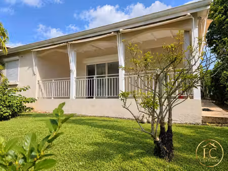 villa t4 entierement rénovée – le calme au cœur de baie-mahault