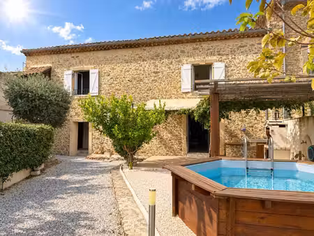 maison en pierre pleine de charme au coeur de palaja