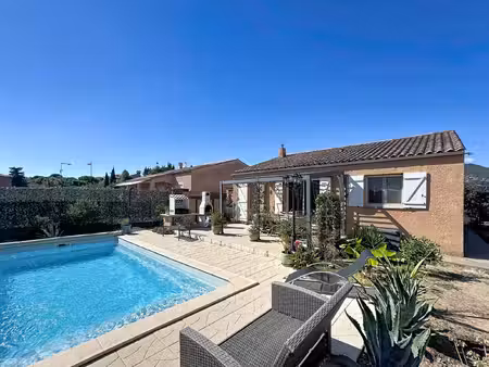 villa plain pied avec piscine