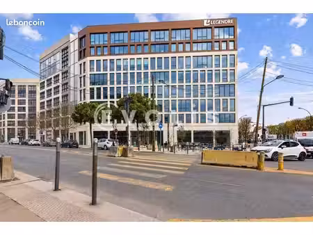 bureaux 728 m²