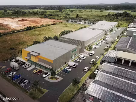 local 1800 m² cayenne