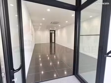 local commercial 70 m² saint-denis