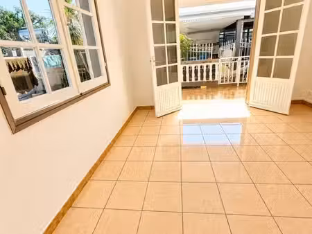 local 104 m² saint-paul