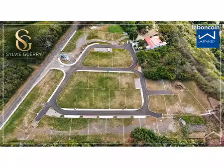 terrain 243 m² saint-louis