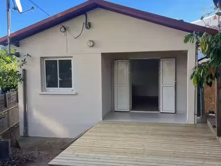 maison 2 pièces de 42 m² – proche du centre-ville de la rivière saint-louis