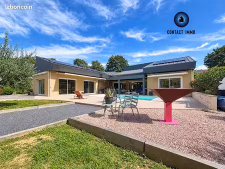 maison 8 pièces 220 m²