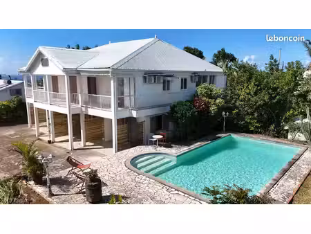 maison 300m2-investissement locatif – colocation12 chambres – 7 020 /mois – piscine