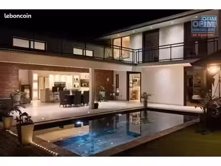 villa 3 pièces 130 m²