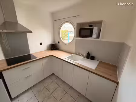 ? studio meublé avec terasse et 1 place de parking - 24 m² – secteur sainte-clotilde