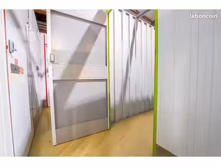 garage/box 4 m² pommeret