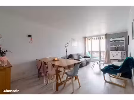 grand appartement lumineux et agréable