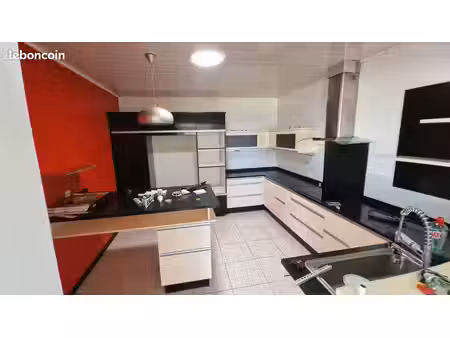 maison f5 sur jean petit