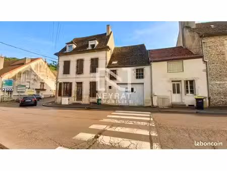 immeuble 11 pièces 200 m²