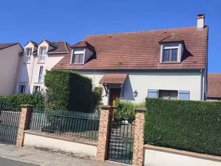 maison familiale 136 m² avec jardin  sous-sol et garage – gare à pied