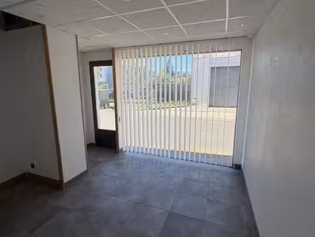 bureau  commerce  local centre riberac