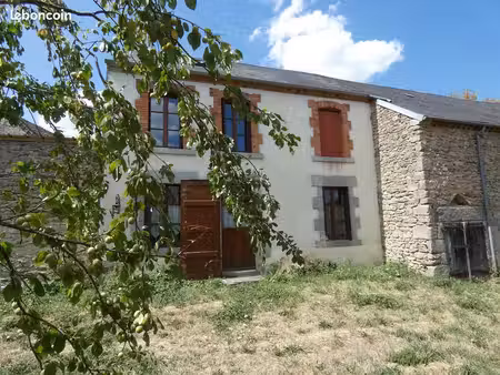 jolie maison de campagne à finir de rénover  grange et jardin