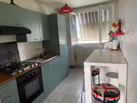 bel appartement t3 quartier saint-claude
