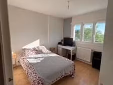 location t2 à genlis