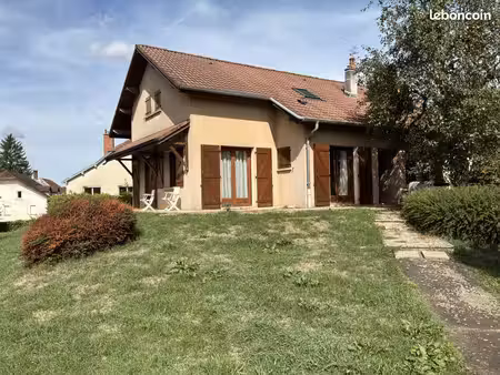 maison traditionnelle centre village emagny
