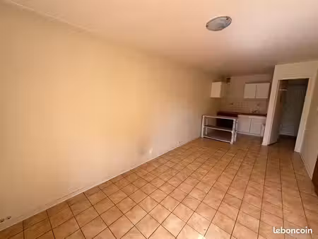 studio 1 pièce 25 m²