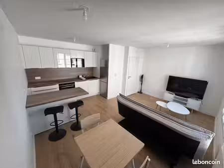 à louer – beau 2 pièces meublé de 42 m² avec double stationnement – cormeilles-en-parisis