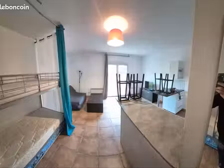 studio 29m2 dans résidence avec piscine