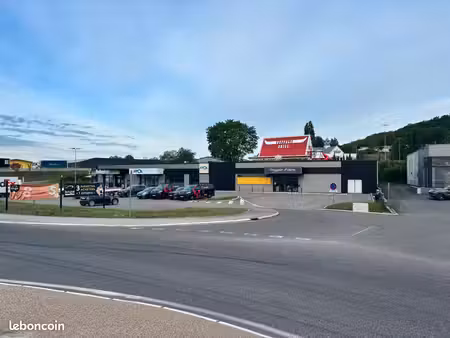 local commercial numéro 1