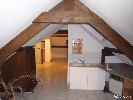 appartement f3 en comble à louer au centre ville de montbéliard