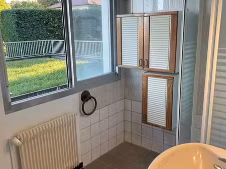 appartement rénové t2 montbéliarde résidence calme 5 min centre ville à pieds