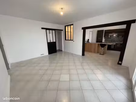 appartement f3 garage/ balcon/ cave