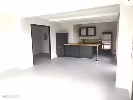 appartement t4 88 m² avec balcon et garage double à valdahon