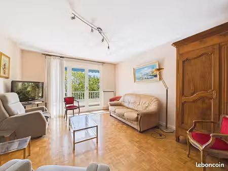 appartement 3 pièces 77 m²