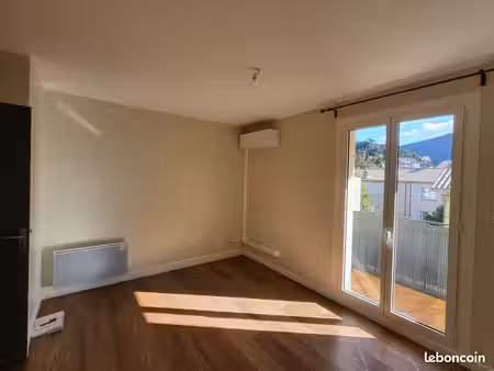 location bureau 13 m2- nyons (26110)
