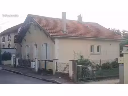 maison de plain pied proche école et tous commerces