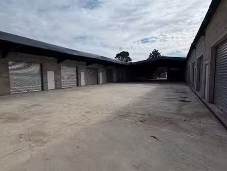 local de stockage ou artisanal