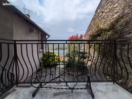 188m2 à aménager avec terrasse et vue rhône