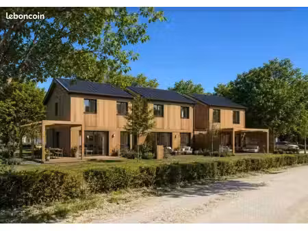 terrain 1 pièce 4200 m²