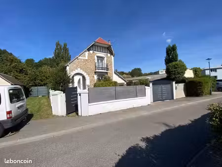 à louer - charmante maison meublée 2 chambres avec jardin et garage – bernay