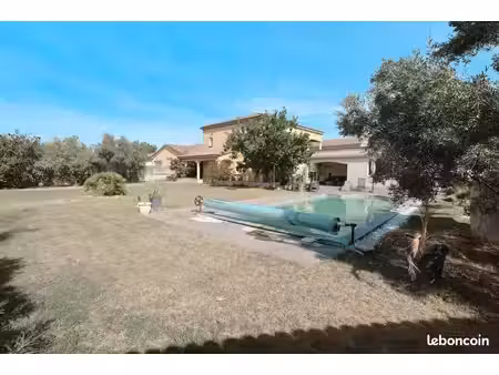 maison 7 pièces 211 m²