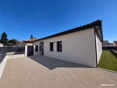 villa récente de plain-pied – 122 m² – 3 chambres – garage