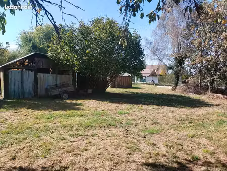 terrain constructible avec début de construction