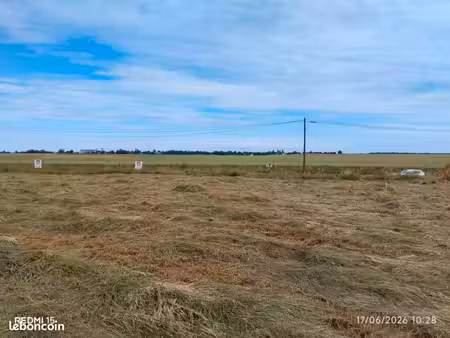 terrain 1 110 m² crestot