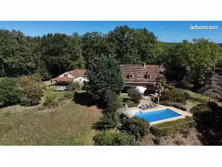 propriété 9 pièces 222 m²