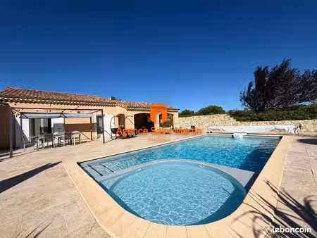 maison de plain pied avec piscine