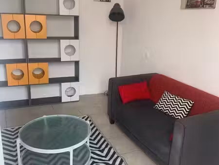 t2 meublé avec terrasse