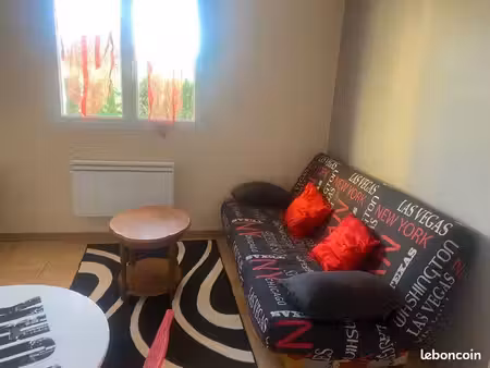 loue appartement dans petite maison