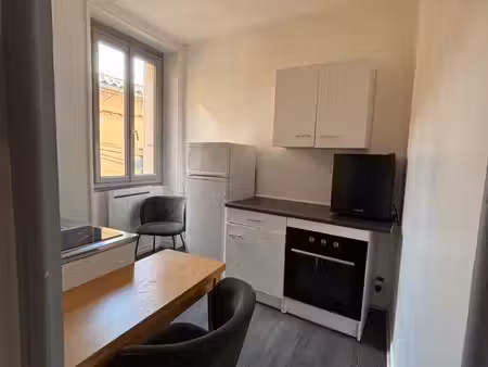 studio 20m2 meublé centre romans - 395 cc - libre