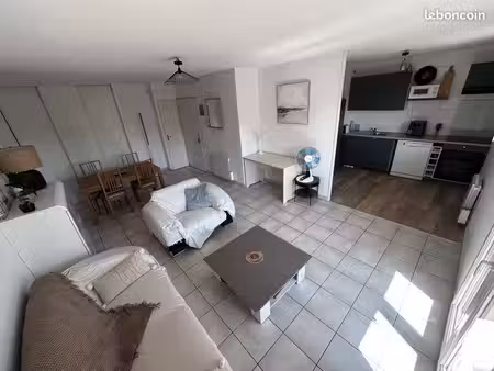 t2 meublé 52 m² avec balcon et garage – valence sud  commerces et bus à pied